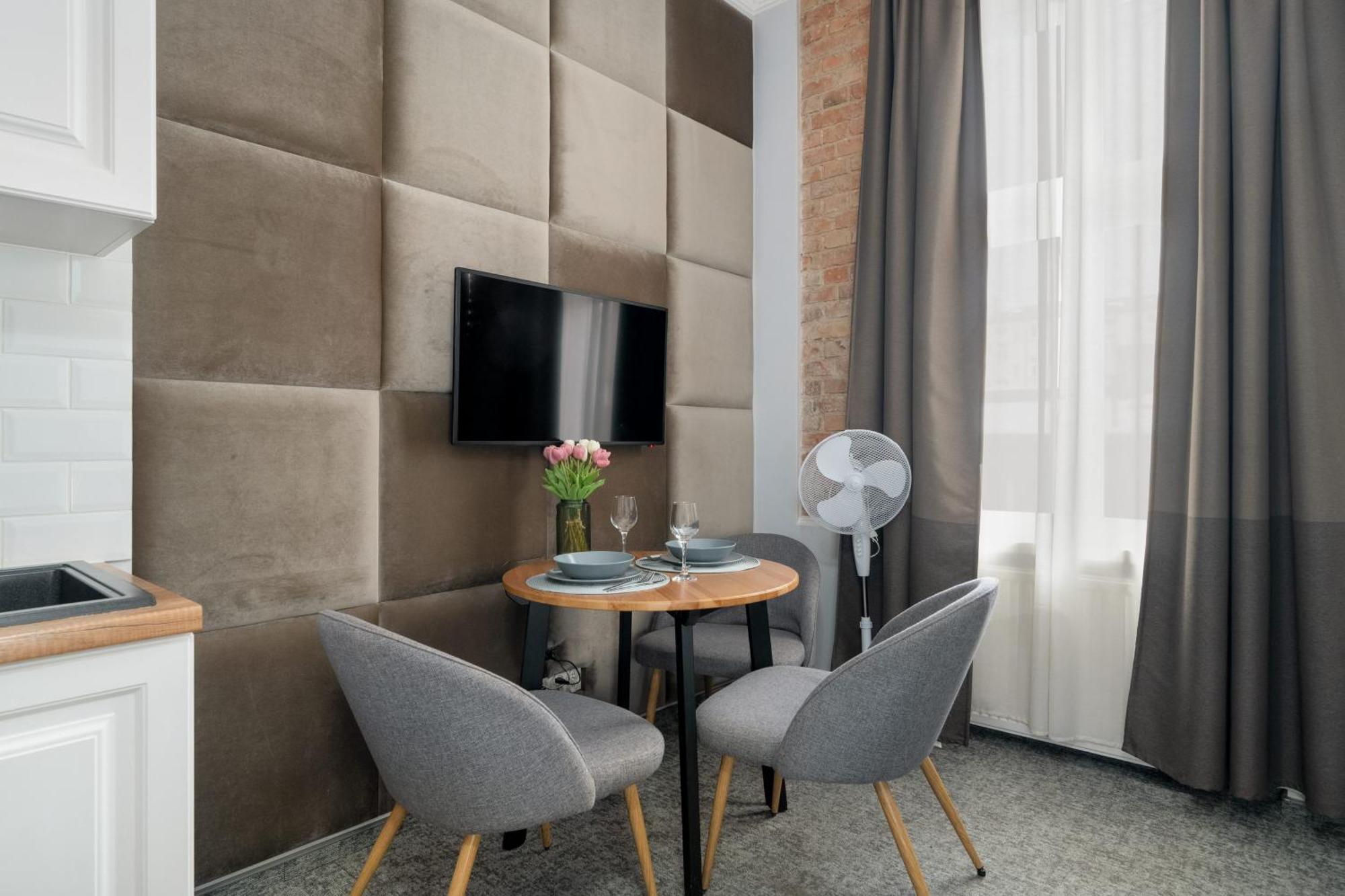 Przytulne Studia Very Berry W Poznaniu Blisko Parku By Noclegi Renters Extérieur photo